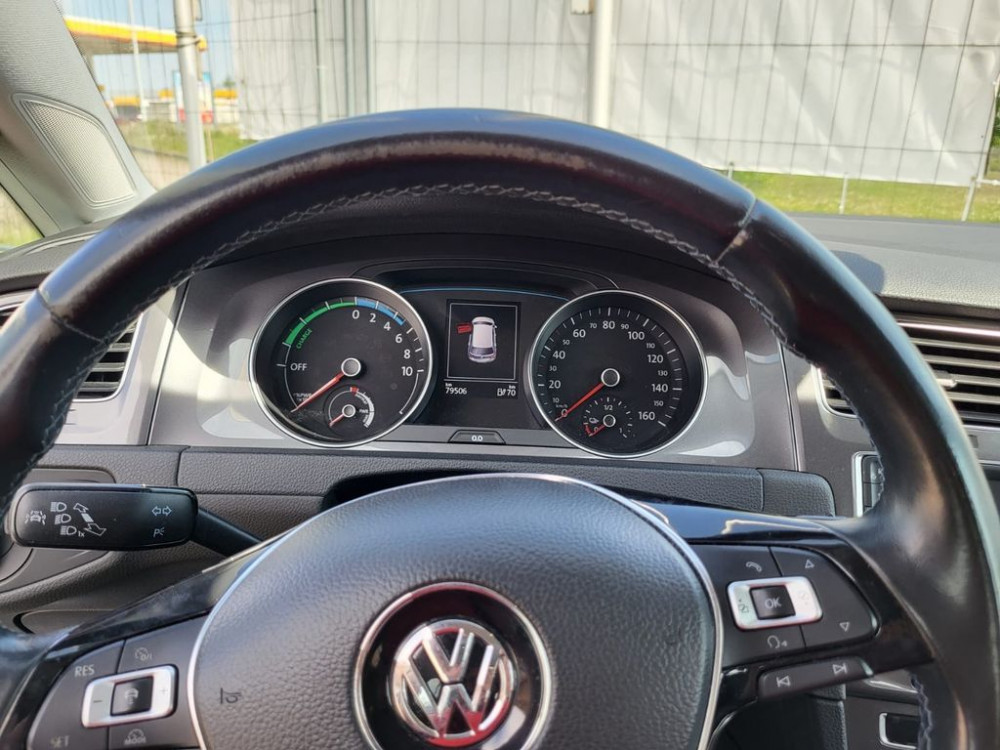 Volkswagen Golf VII Lim. e- voll elektrisch neu tüv 2014/5