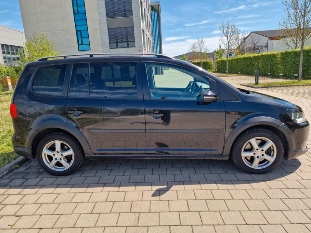 Volkswagen Touran Cross 2.0TDI*Klimaautom.*Sitzheiz.* 2012/5