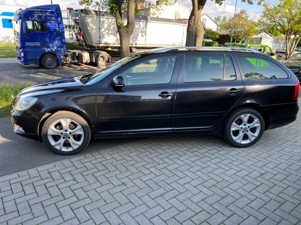 Skoda Octavia Combi Elegance Automatikgetriebe Xenon 2012/6