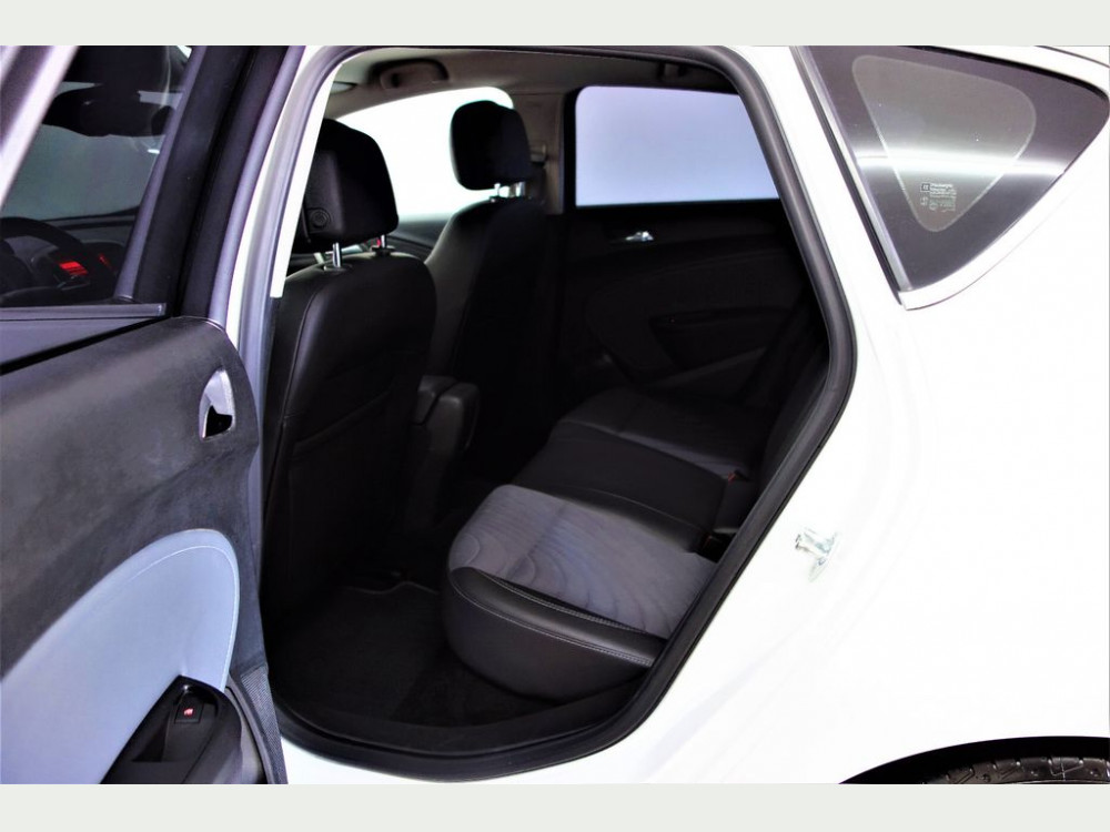 Opel Astra J Lim. Innovation Leder/Klimaaut/6-Gang/Xe 2013/6