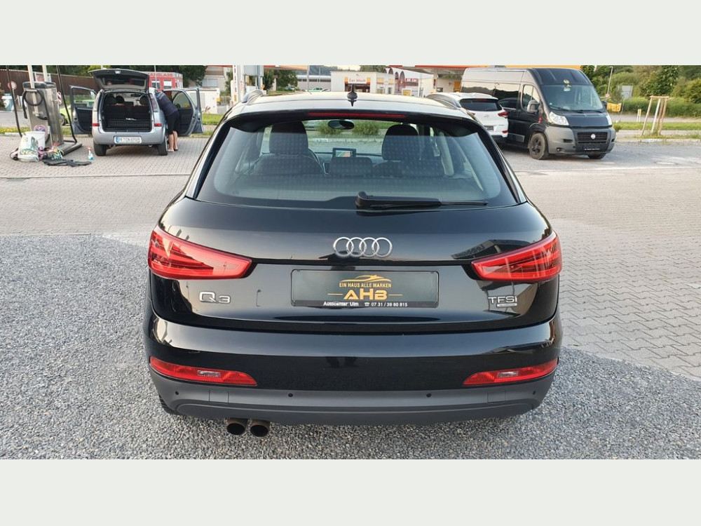 Audi Q3 2.0 TFSI quattro/Automatik /Navi /Xenon /1.Hd 2014/8