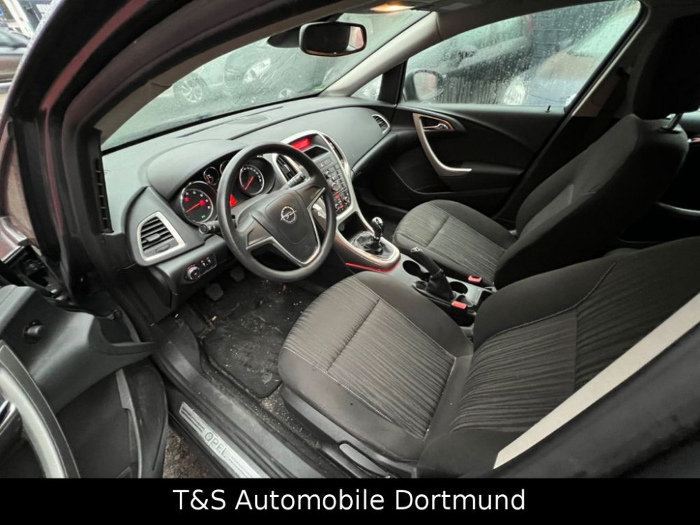 Opel Astra J 1.4 Sports Tourer Edition(Unfallschaden) 2011/10