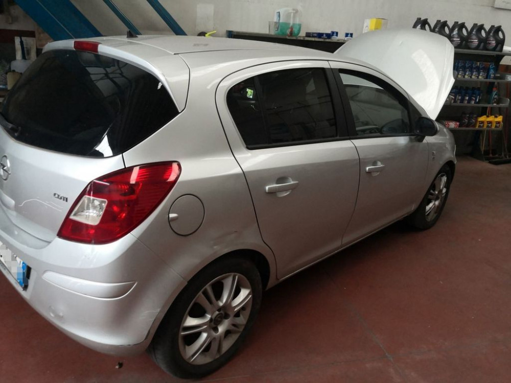 Opel Opel Corsa 1.3 CDTI anno 2011 problemi motore 2011/1