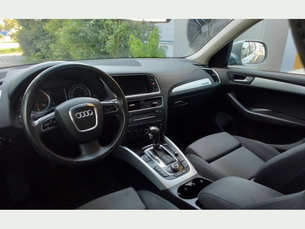 Audi Q5 3.0 TDI  quattro 2010/1