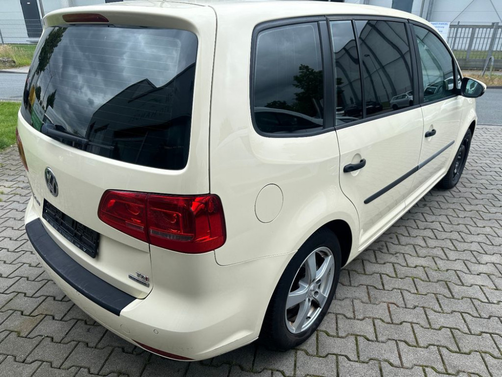 Volkswagen Touran Automatik 7-Sitzer Leder 2014/4