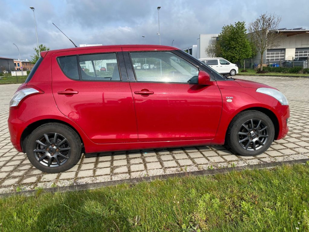 Suzuki Swift Club    Euro 5 Kat 2013/9