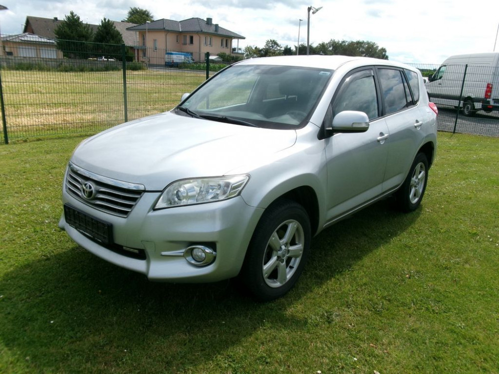 Toyota RAV 4 2,2-l-D-4D 4x2 Life 2011/2